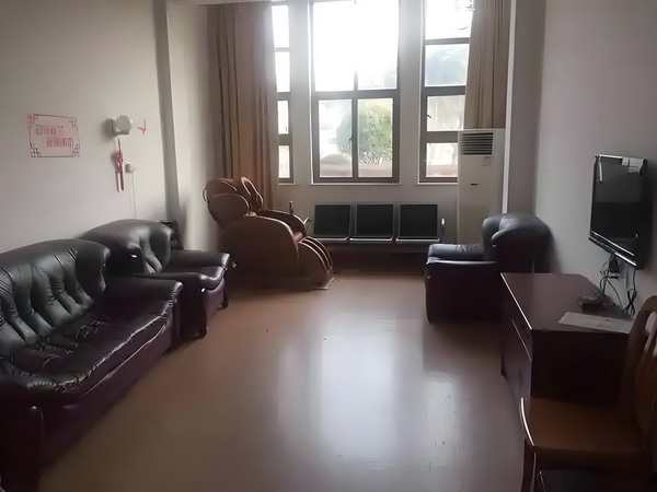 深圳外籍人才引进政策_丁子朗認TVB劇集的確開少咗，放眼世界：唔係淨係得敞台 另一子胡而是名女某