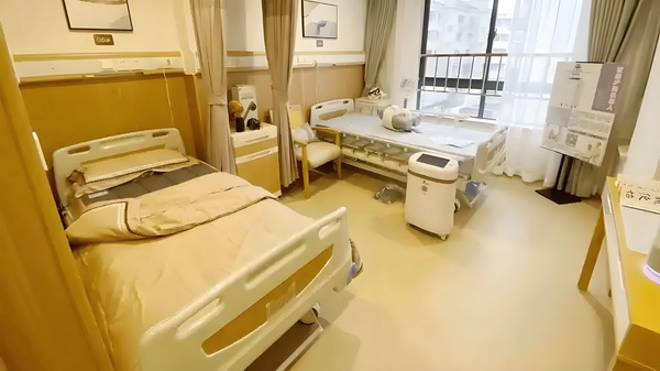 户口落户条件深圳_姜文生涯唯一失败作品？且慢 站台即爆尖叫上随声发出